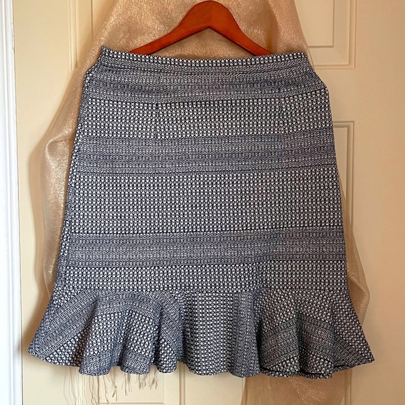 Fun, flirty skirt. - Picture 1 of 2
